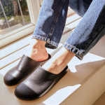 코모레비 뮤지엄 코모레비뮤지엄 유니섹스 핸드메이드 레더 클로그 샌들 l KM005L