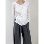 헤레이스 듀이 버튼 셔링 티셔츠 YMSH25FW040