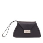 메종마르지엘라 메종마틴마르지엘라 MM6메종마르지엘라 시그니처 넘버 폴드오버 가죽 클러치 SB5WF00