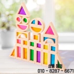 25Pcs 스태킹 빌딩 몬테소리 장난감 건설 유치원을위한 다채로운 기하학 감각 나무 무지개