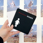 주유소 가게 좌측 여자 화장실 큰 표지판 식당표지판