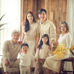 가족사진 촬영 후 액자 제공 부모님 두 분 헤어메이크업 광명 사진관 조아패밀리 스튜디오 주말 공휴일