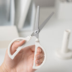 델리 델리 누사인 스탠딩 가위