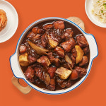 라움푸드 라움푸드 최상급 갈비 쑥이네 돼지갈비찜 700g 춘식이 매운소갈비찜 700g