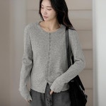 신상오픈런 여성 골지 버튼 라운드넥 와인색 니트 가디건 CSJ6795