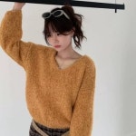 마미스헬퍼 V넥 보카시 벌룬핏 니트 티셔츠 21DSWKN5077