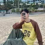센트마켓 로니 나그랑 티 배색 레터링 오버핏 긴팔티