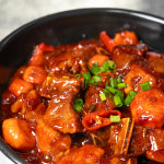 성화푸드 조춘복 매달리는 돼지갈비찜 한돈 매운 갈비찜 900g 1팩