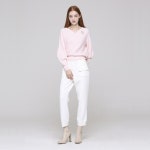 손정완 데일리룩 왕관 장식 브이넥 니트 ZKN5319