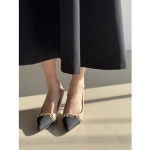 버클장식 배색 펌프스 M2501AS002A