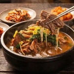 자연맛남 자연맛남 진하고 담백한 푸짐 감자탕 무뼈 해장국 700g x 2팩