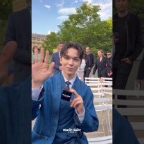 겐조 2025 SS 컬렉션 쇼장을 찾은 겐조 글로벌 엠버서더 세븐틴 버논💙