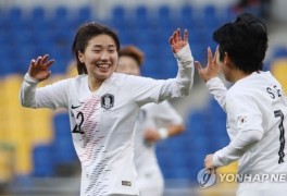 '강채림 2골' 여자축구, 대만에 3-0 승리…일본과 우승 다툼