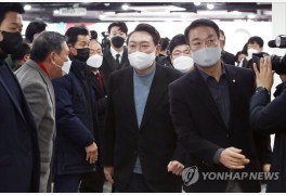 윤석열 "자영업자 '24시간 영업' 바라…백신패스 폐기돼야"