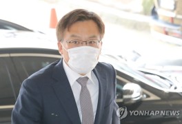 '尹총장 직무대행' 조남관 전 대검 차장 변호사 개업