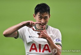 손흥민, EPL 개막전부터 공격포인트…토트넘 2-1 역전골 도움