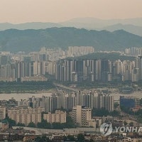 서울 아파트값 상승폭 확대…전셋값은 1년 넘게 올라
