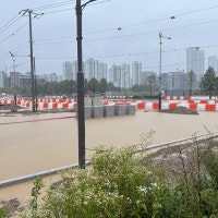 장대비에 인천 피해 속출…주택 복도 침수에 하수구 역류