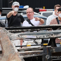 벤츠, 인천 전기차 화재 피해주민에 45억원 지원…