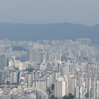 서울 아파트값 상승폭 축소…