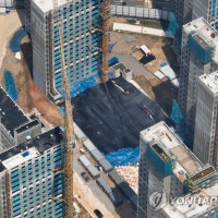 '주차장 붕괴' 검단 아파트…재시공 앞두고 옆단지와 갈등 심화