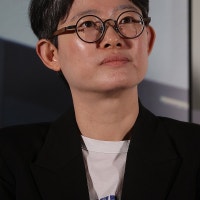 영화 '럭키, 아파트'의 강유가람 감독