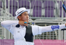 [도쿄2020]김제덕, 올림픽 양궁 첫 3관왕 무산…개인전 32강 탈락