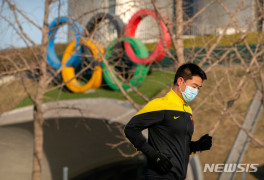 IOC "내년 2월 베이징 동계올림픽도 무관중 개최할 수도"