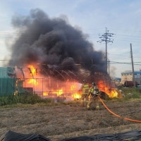 부산서 아파트·비닐하우스 잇달아 불