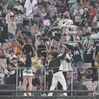 광주에서 울려퍼지는 '아파트'