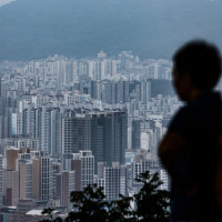 서울 아파트 경매 낙찰가율 93.7%…비강남·경기도 관심