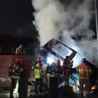 대구 수성구서 주차장 담벼락 들이받고 차량 추락