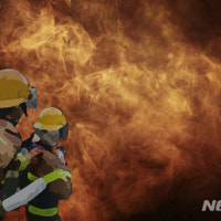 새벽 광주 도심 아파트 주차장서 1t 화물차 불…탑승자 숨져