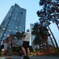 서울 용산 고층 아파트서 화재…주민 22명 대피·9명 연기 흡입