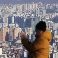 시장 침체에 ‘얼죽신’도 등 돌렸다…서울 아파트 분양권 ‘마피’ 거...