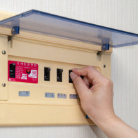 여름밤 더위에 '전력 과부하'…부산 아파트 1350세대 정전