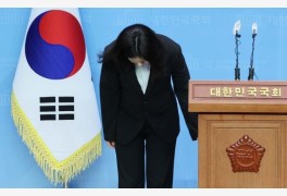 "김건희보다 박지현이 더 싫어" 뿔난 '개딸'들로 쪼개지는 민주당