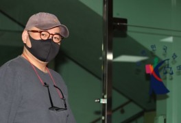 '폭행·흉기 위협' 정창욱 셰프 1심서 징역 10개월...법정구속은 면해