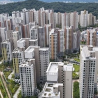 펄펄 끓었는데 '집값 반토막' 비명...전세마저 하락 1위 ‘한숨’