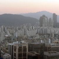 새 아파트인데 '텅텅'…