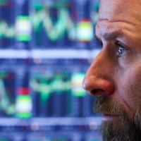 νΈλΌνλ° κ²½κΈ° 침체 μ°λ €…λ΄μμ¦μ λμ€λ₯ 2.6%↓