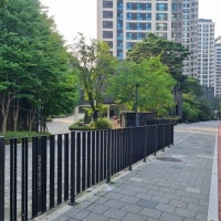 “감히 우리 아파트에 들어와?” 펜스 설치 강남서 전국으로 번진다 [부...