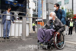 전장연 지하철 시위 첫 경찰 조사…"장애인 권리 위반부터 수사해야"