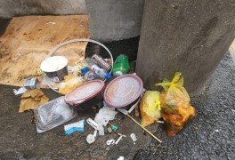 내 집 앞에 방치되는 음식물쓰레기..."버릴 곳이 없다”