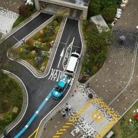 10시간 넘게 아파트 출입구 막고 잠적…차주 업무방해로 입건