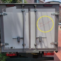 “엘베 좀 적당히 잡아”…택배차량에 ‘욕설 낙서’ 한 아파트 주민 [e글e글...