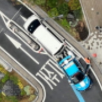 10시간 넘게 아파트 입구 막은 승합차 결국 ‘견인’…무슨 사연?