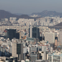 “신축아파트인데 세탁실에 세탁기·건조기 안들어가요”