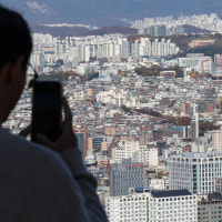 10주 연속 하락하는 전국 아파트 매맷값…‘반값 거래’ 속출