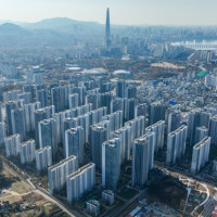 “얼죽신의 힘?”…서울 아파트 가격, 2021년 고점 ‘99% 회복’ 했다